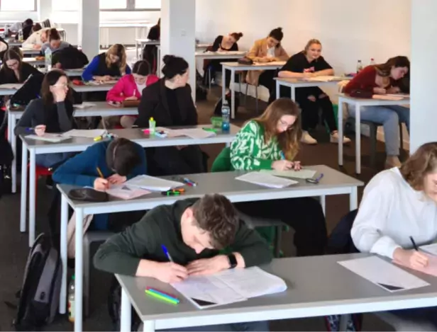 Photo d'un examen
Examen de BTS
BTS NDRC
élèves